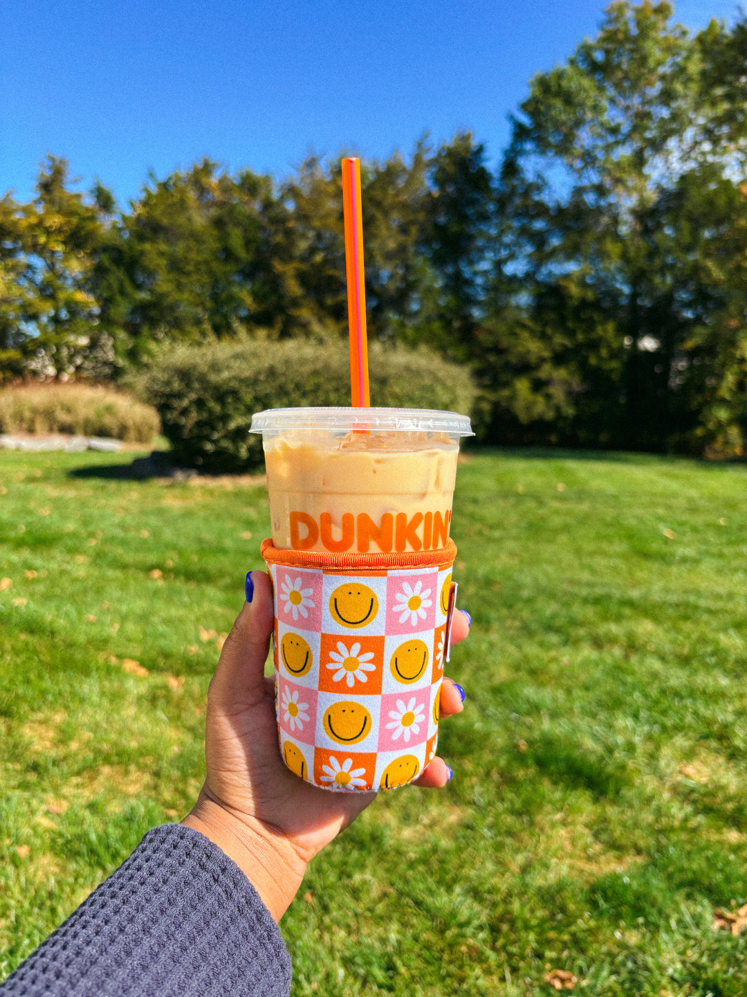 Happy Checkered Daisies Drink Sleeve